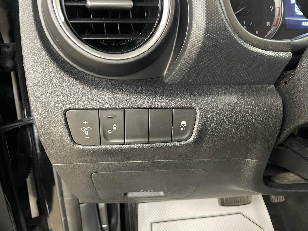 2020 Hyundai KONA 2.0L Preferred FWD | BLIND SPOT MONITORS | Photo16