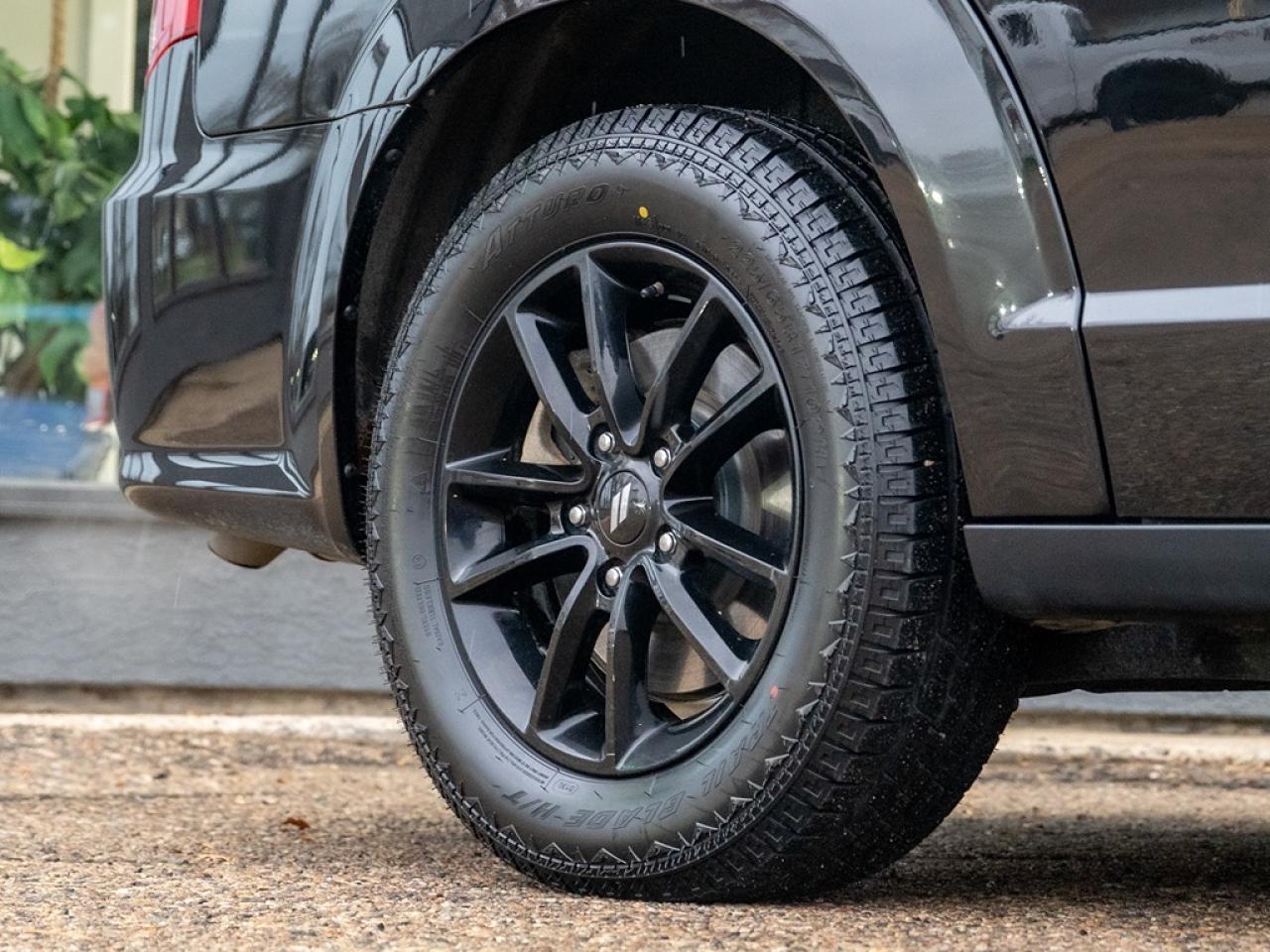 2020 Dodge Grand Caravan SXT Photo3