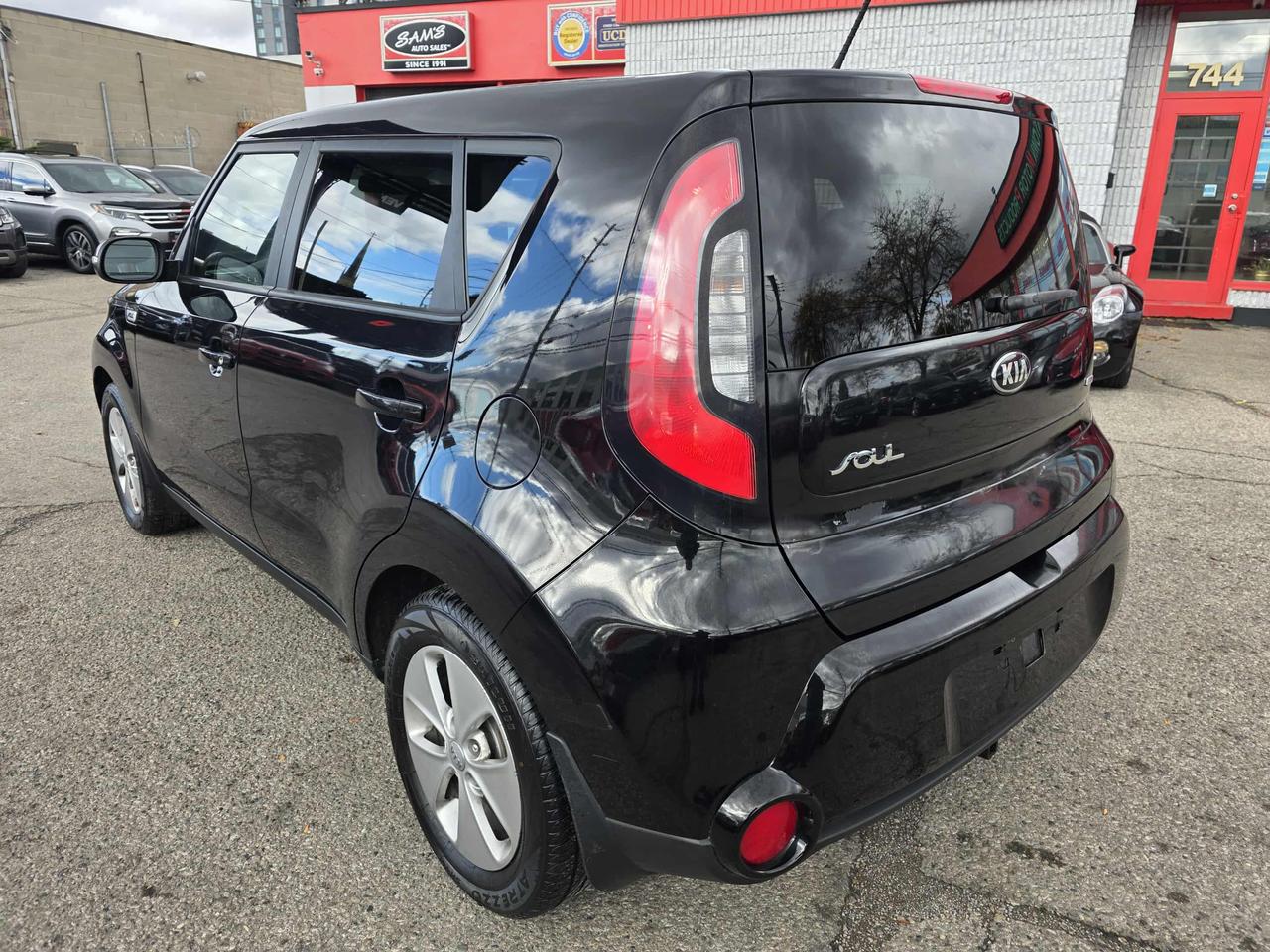 2016 Kia Soul LX+ Photo3