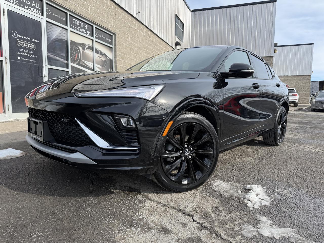 2024 Buick Envista Sport Touring LOW KM! LEATHER, SUNROOF, HTD SEATS! Photo