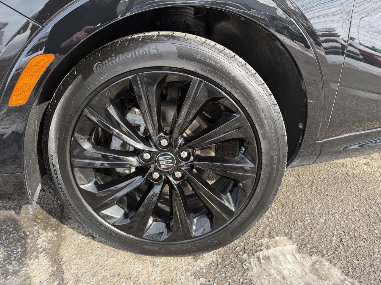 2024 Buick Envista Sport Touring LOW KM! LEATHER, SUNROOF, HTD SEATS! Photo