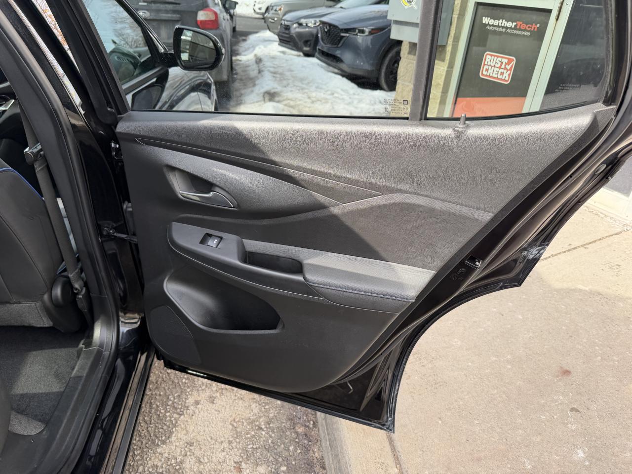 2024 Buick Envista Sport Touring LOW KM! LEATHER, SUNROOF, HTD SEATS! Photo