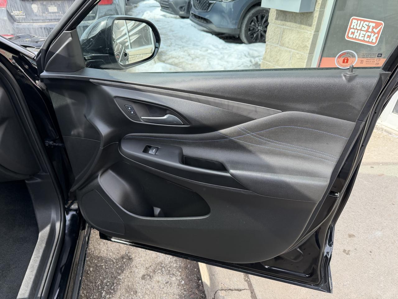 2024 Buick Envista Sport Touring LOW KM! LEATHER, SUNROOF, HTD SEATS! Photo