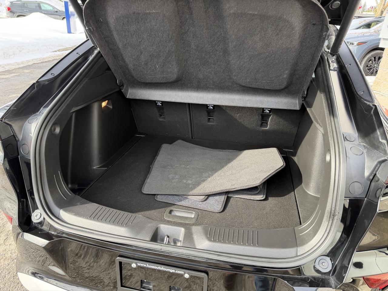 2024 Buick Envista Sport Touring LOW KM! LEATHER, SUNROOF, HTD SEATS! Photo