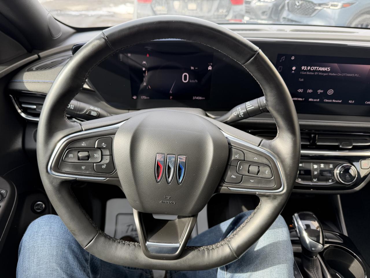 2024 Buick Envista Sport Touring LOW KM! LEATHER, SUNROOF, HTD SEATS! Photo