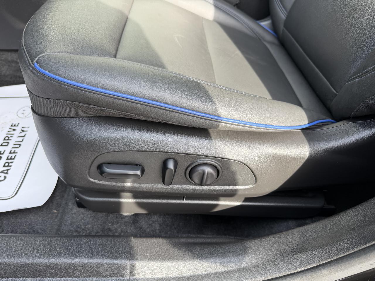 2024 Buick Envista Sport Touring LOW KM! LEATHER, SUNROOF, HTD SEATS! Photo