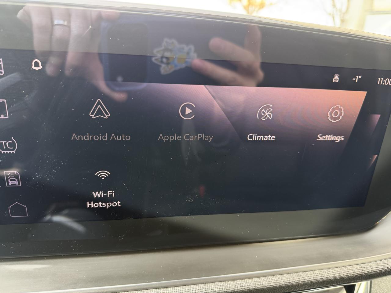 2024 Buick Envista Sport Touring LOW KM! LEATHER, SUNROOF, HTD SEATS! Photo