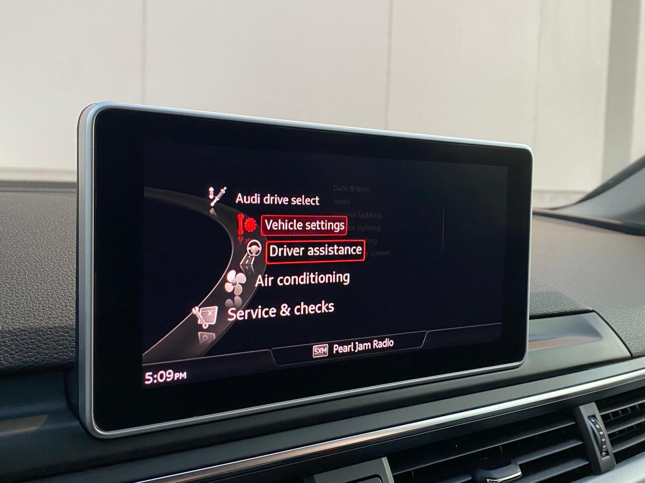 2017 Audi A4 2.0T-QUATTRO-PROGRESSIV-NAV-360 CAMERA - Photo #35