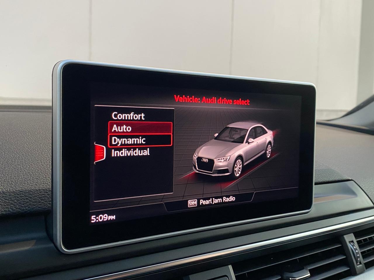 2017 Audi A4 2.0T-QUATTRO-PROGRESSIV-NAV-360 CAMERA - Photo #34