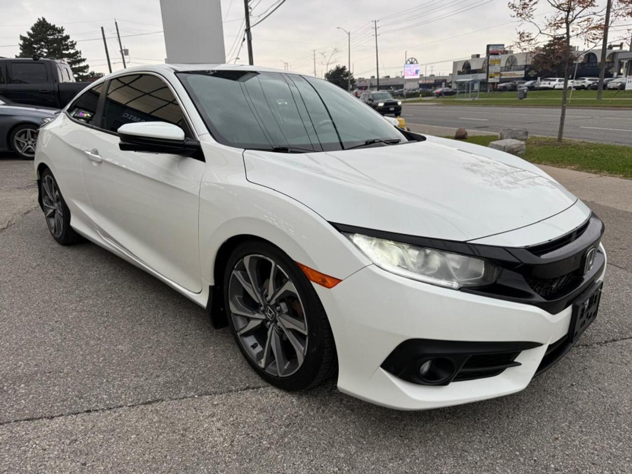 2017 Honda Civic EX-T/ COUPE/ MANUAL/ CLEAN CARFAX/ CARPLAY/ SUNROO - Photo #3