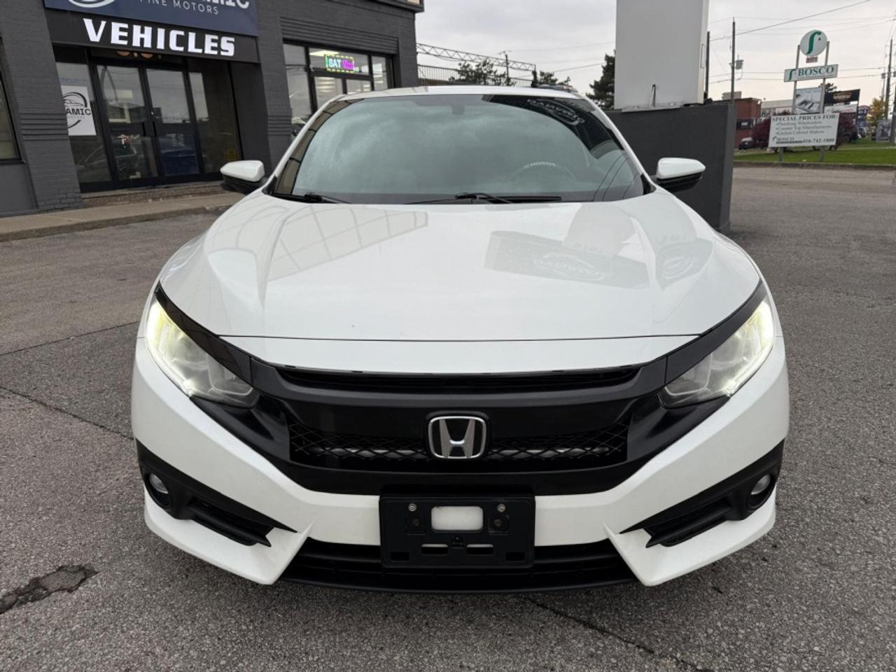 2017 Honda Civic EX-T/ COUPE/ MANUAL/ CLEAN CARFAX/ CARPLAY/ SUNROO - Photo #2