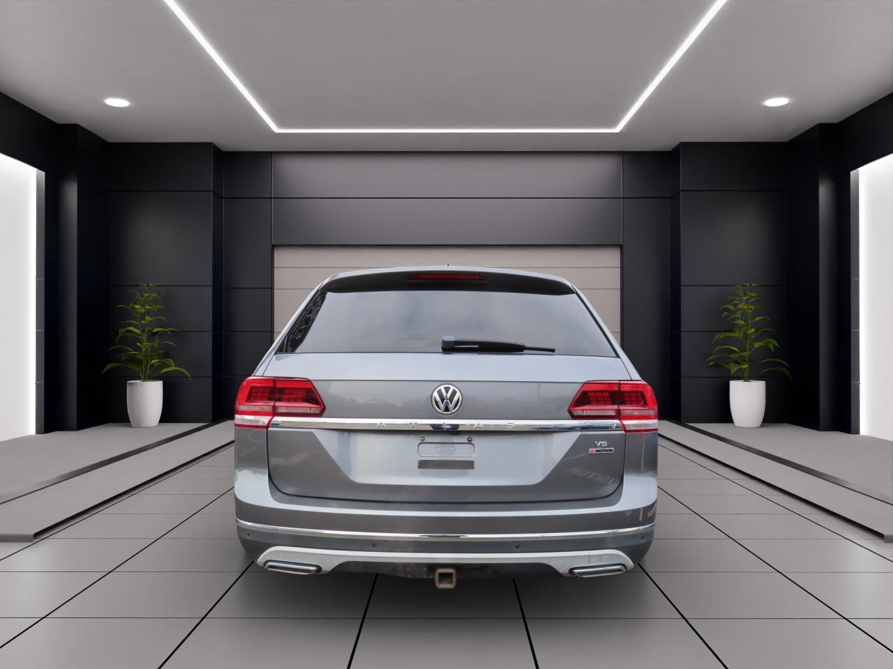 2018 Volkswagen Atlas EXECLINE PKG - 3.6L 4MOTION - V6 - 22,000KMS ONLY !! Photo