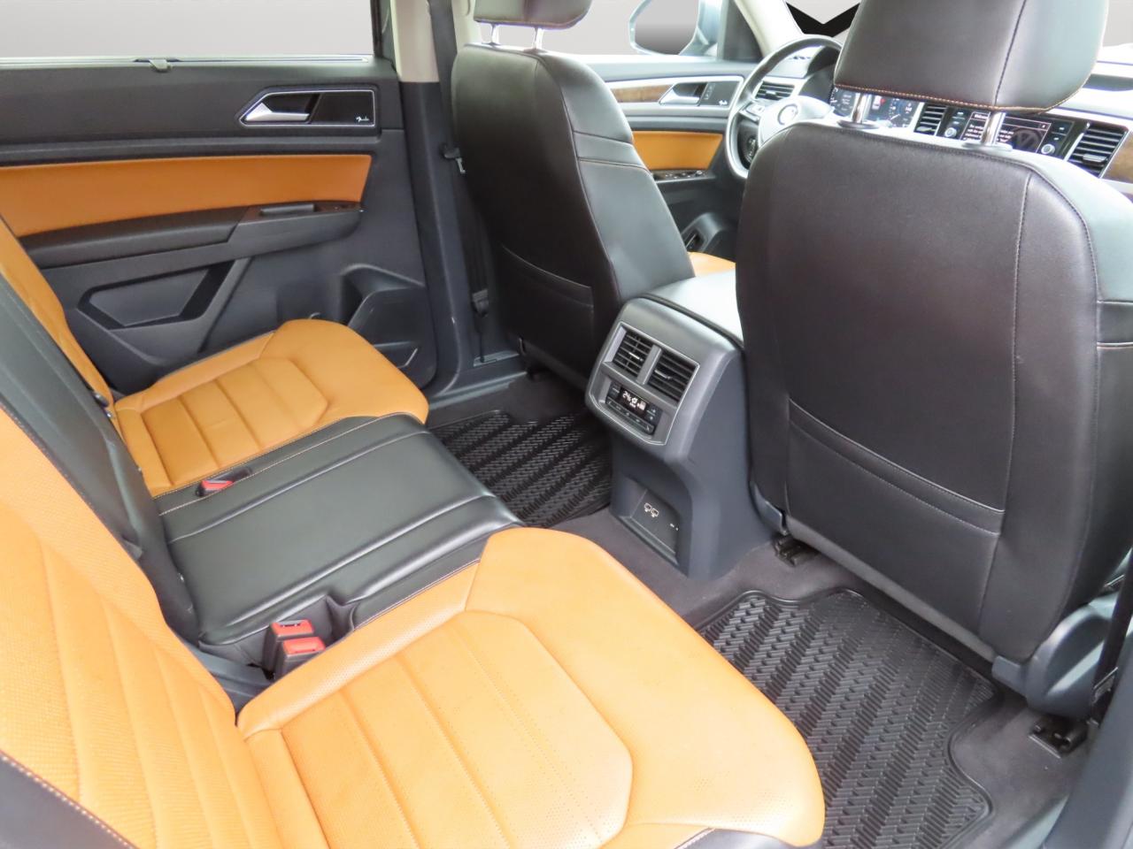 2018 Volkswagen Atlas EXECLINE PKG - 3.6L 4MOTION - V6 - 22,000KMS ONLY !! Photo