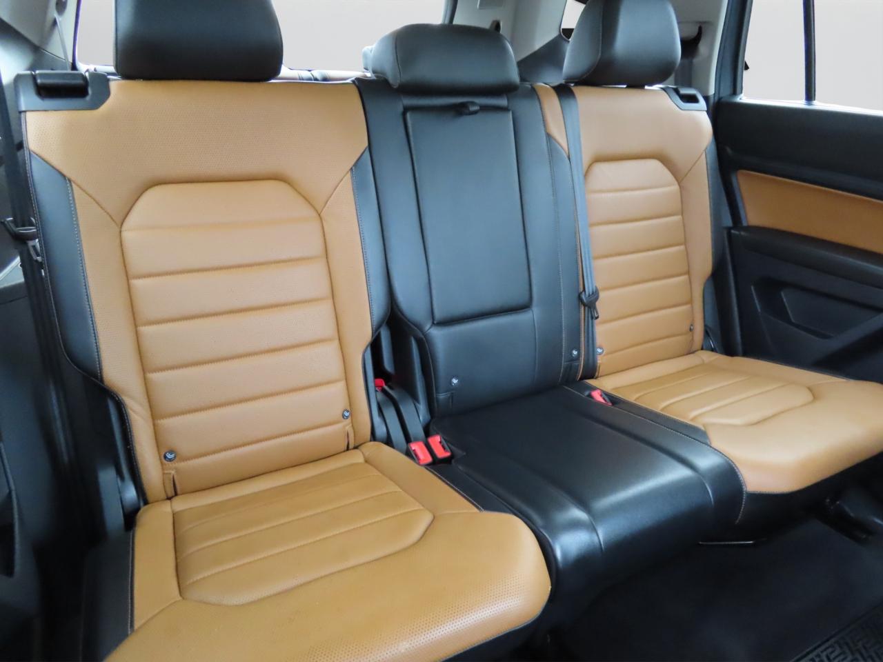 2018 Volkswagen Atlas EXECLINE PKG - 3.6L 4MOTION - V6 - 22,000KMS ONLY !! Photo