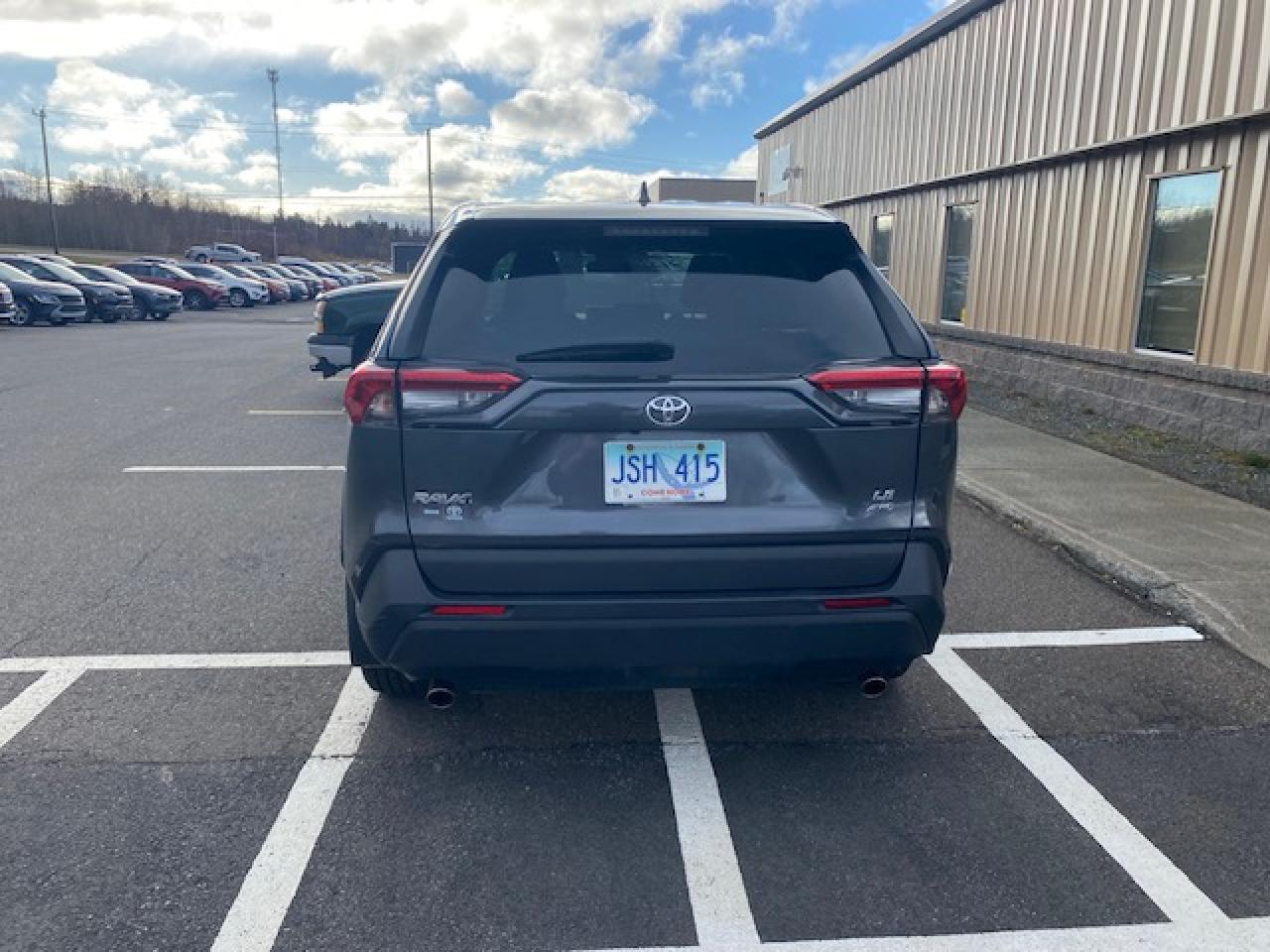 2022 Toyota RAV4 LE 4WD - Photo #6