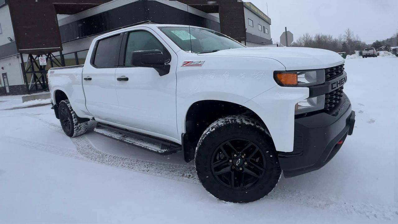 2020 Chevrolet Silverado 1500 Silverado Custom Trail Boss 4X4, 6 PASSENGER, POWER LIFTGATE, BACK UP CAMERA!! Photo