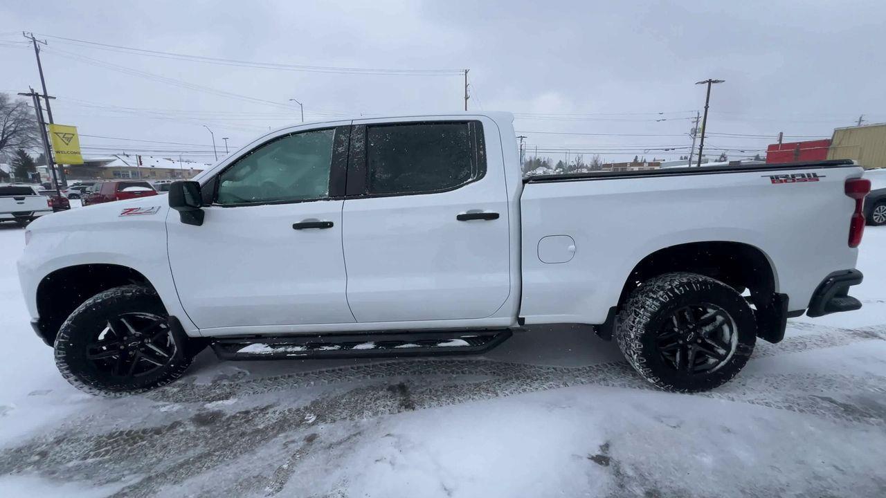 2020 Chevrolet Silverado 1500 Silverado Custom Trail Boss 4X4, 6 PASSENGER, POWER LIFTGATE, BACK UP CAMERA!! Photo4