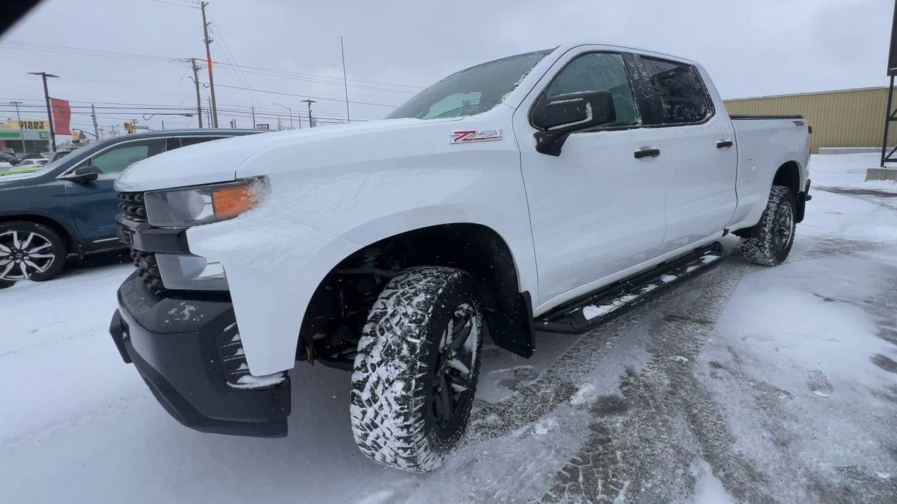 2020 Chevrolet Silverado 1500 Silverado Custom Trail Boss 4X4, 6 PASSENGER, POWER LIFTGATE, BACK UP CAMERA!! Photo3