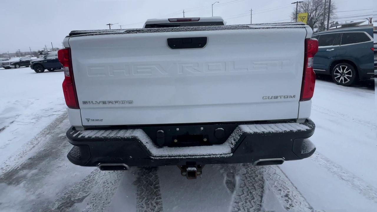 2020 Chevrolet Silverado 1500 Silverado Custom Trail Boss 4X4, 6 PASSENGER, POWER LIFTGATE, BACK UP CAMERA!! Photo