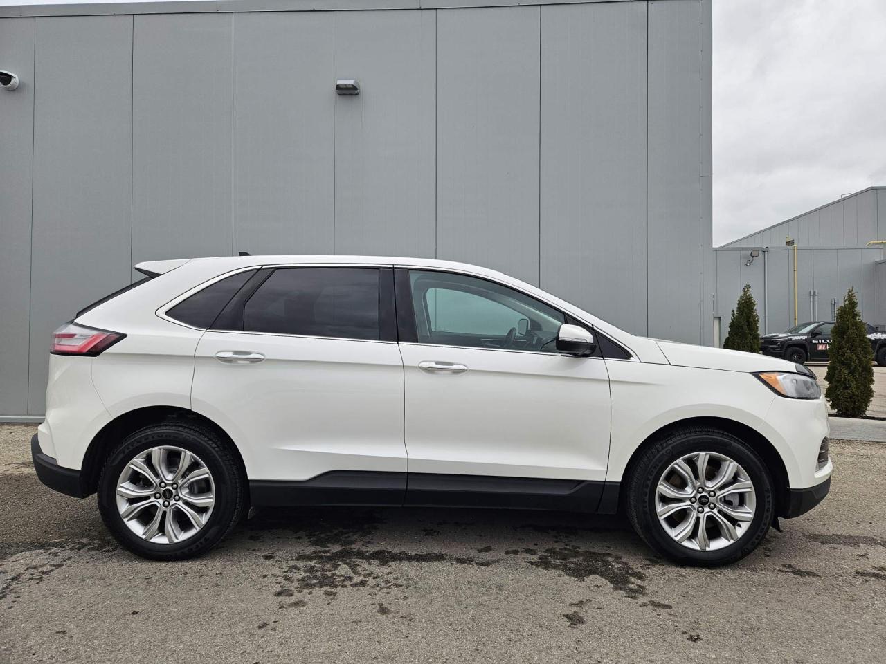 2024 Ford Edge Titanium Leather | Panoramic Roof | 19" Wheels Photo