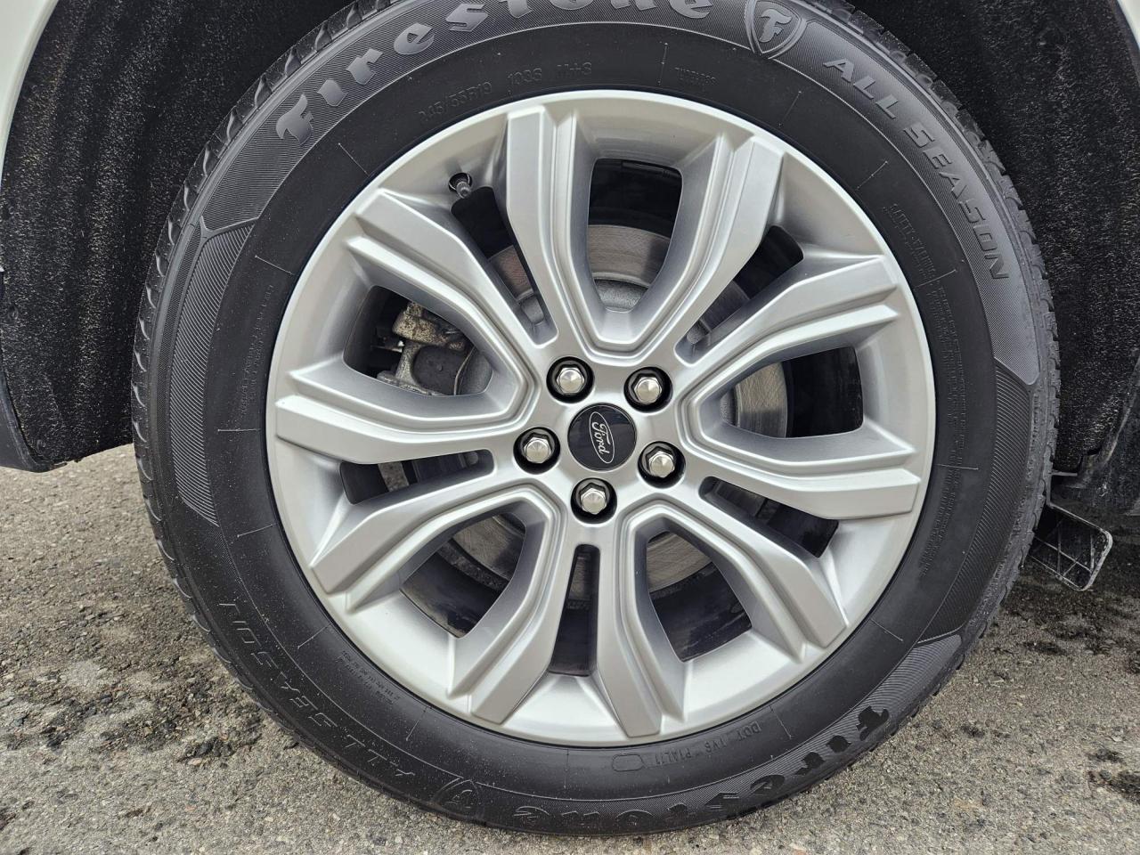 2024 Ford Edge Titanium Leather | Panoramic Roof | 19" Wheels Photo