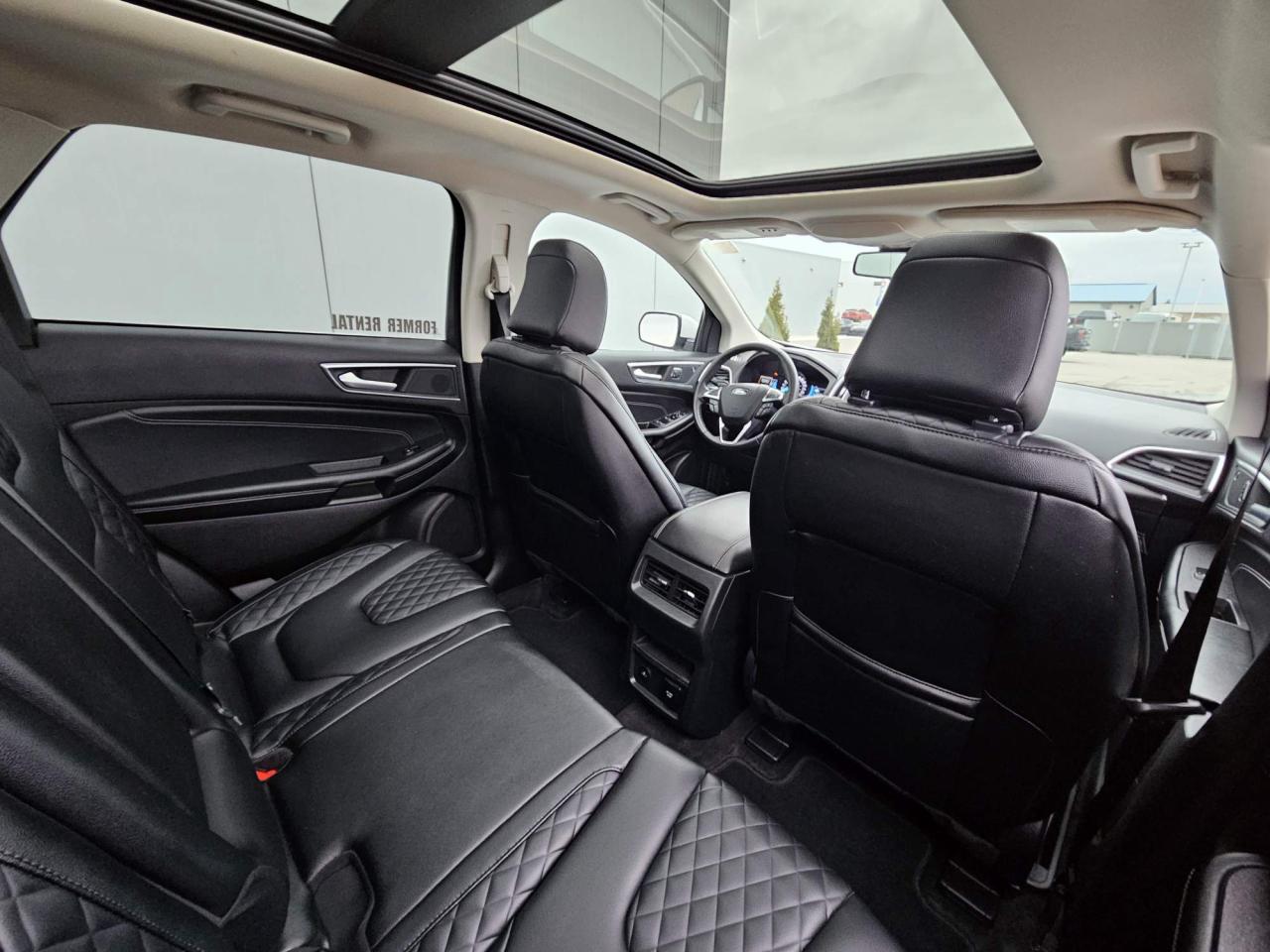 2024 Ford Edge Titanium Leather | Panoramic Roof | 19" Wheels Photo