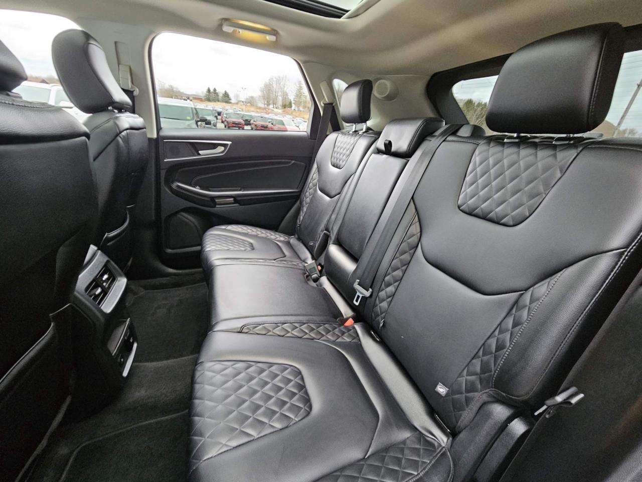 2024 Ford Edge Titanium Leather | Panoramic Roof | 19" Wheels Photo