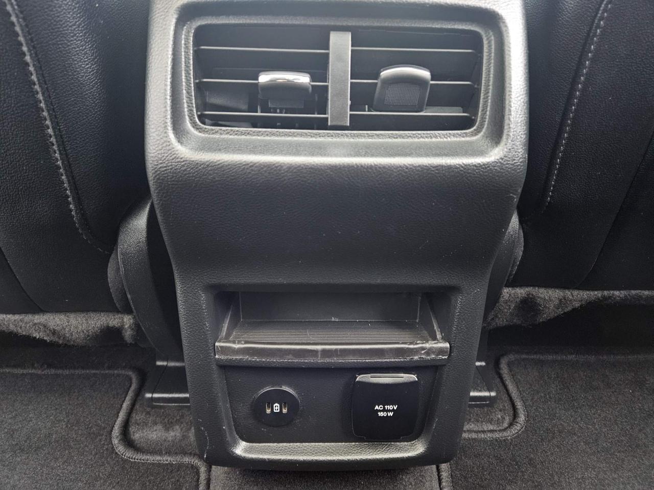 2024 Ford Edge Titanium Leather | Panoramic Roof | 19" Wheels Photo