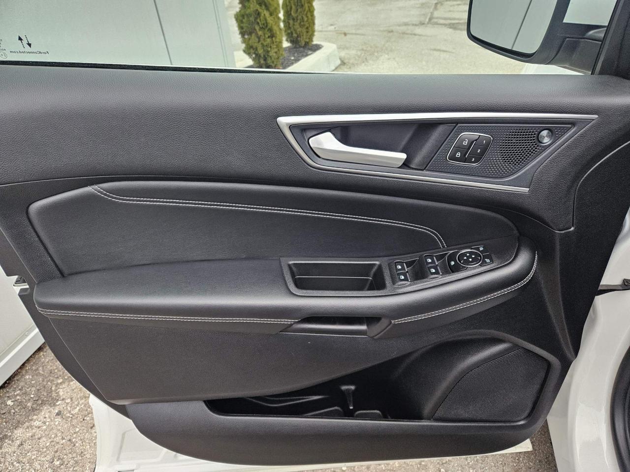 2024 Ford Edge Titanium Leather | Panoramic Roof | 19" Wheels Photo