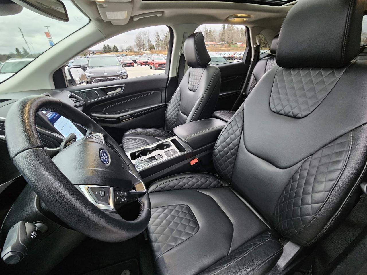 2024 Ford Edge Titanium Leather | Panoramic Roof | 19" Wheels Photo