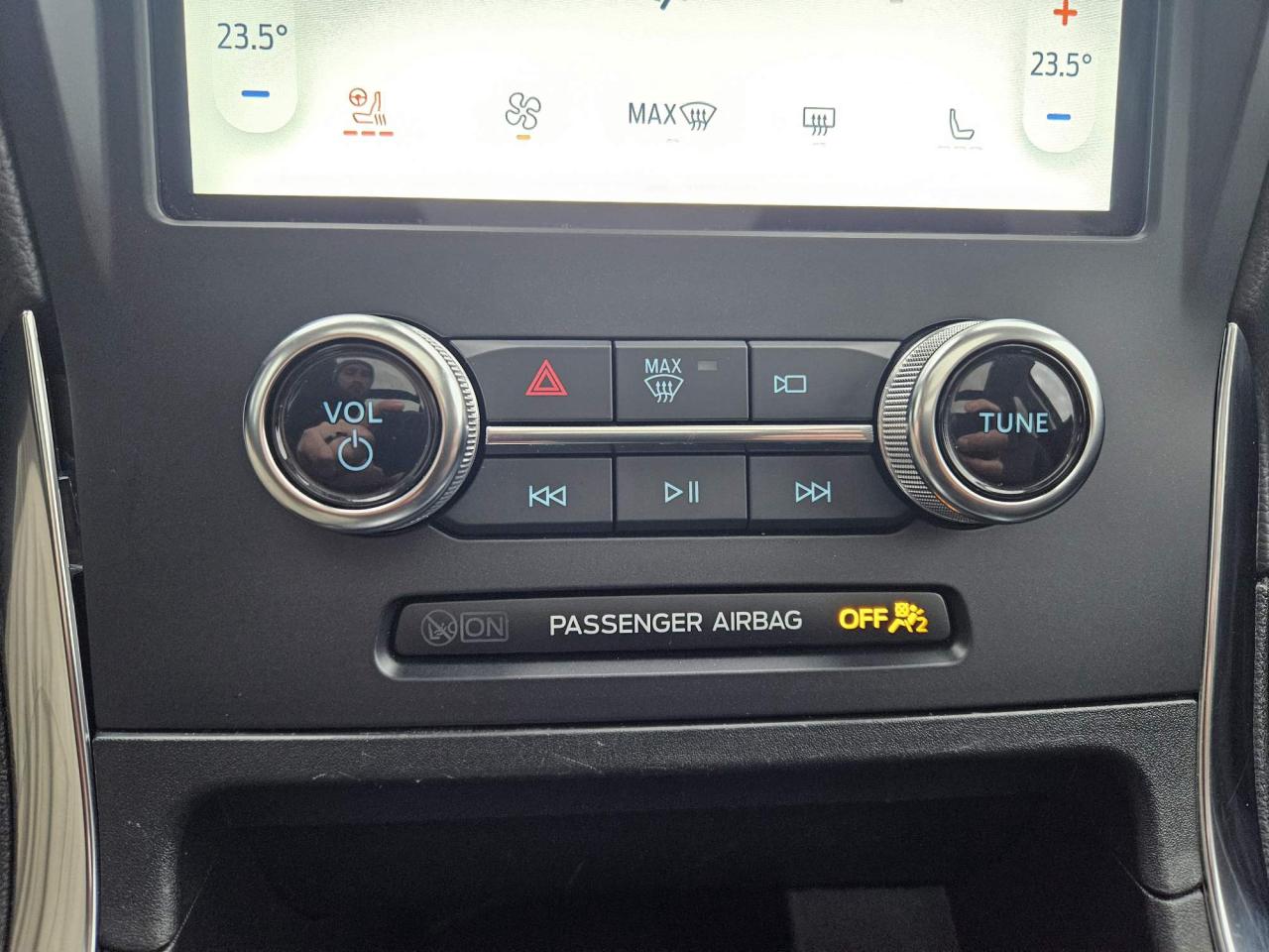 2024 Ford Edge Titanium Leather | Panoramic Roof | 19" Wheels Photo