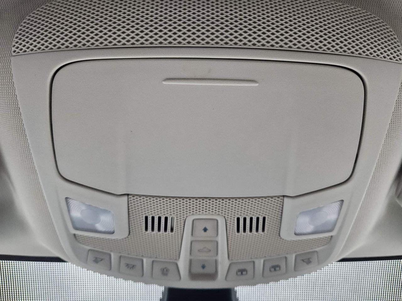 2024 Ford Edge Titanium Leather | Panoramic Roof | 19" Wheels Photo