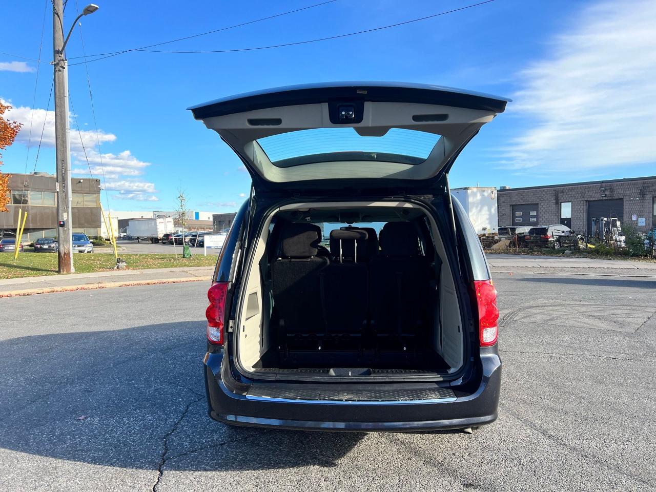 2014 Dodge Grand Caravan SE - Photo #10