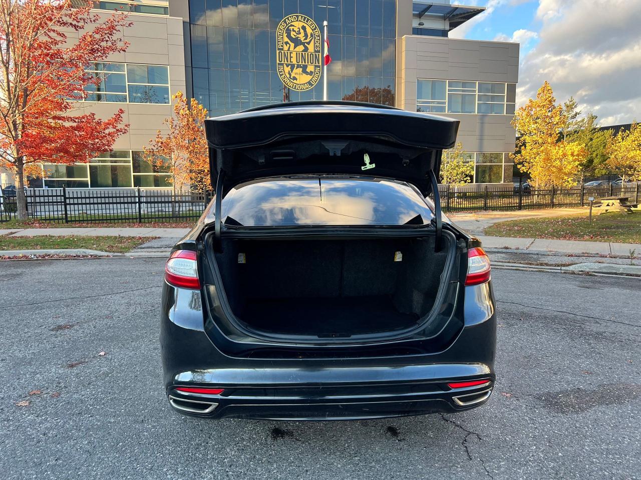 2013 Ford Fusion SE - Photo #9