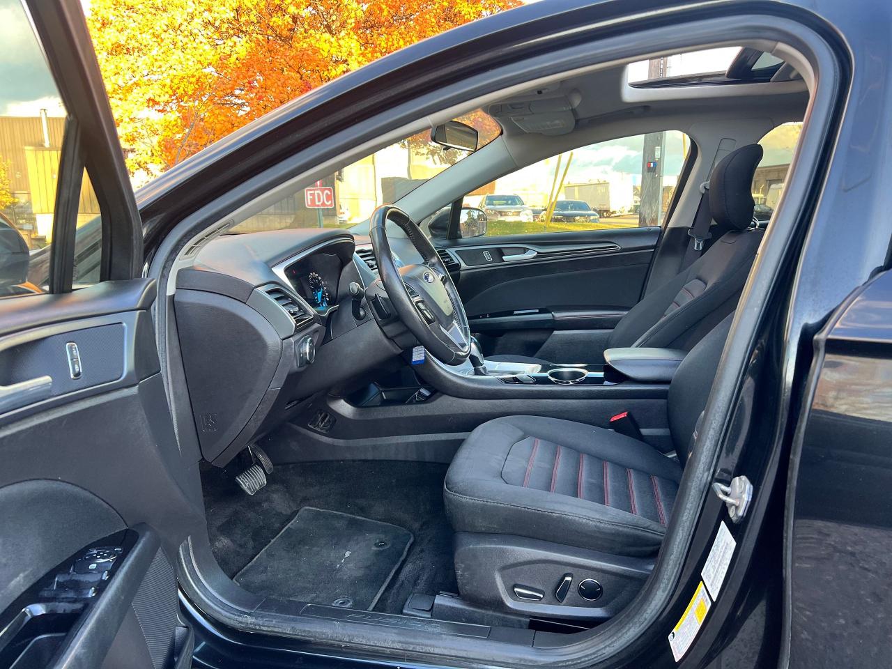 2013 Ford Fusion SE - Photo #12