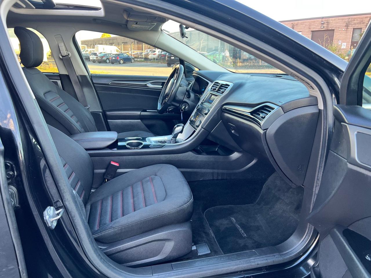 2013 Ford Fusion SE - Photo #17