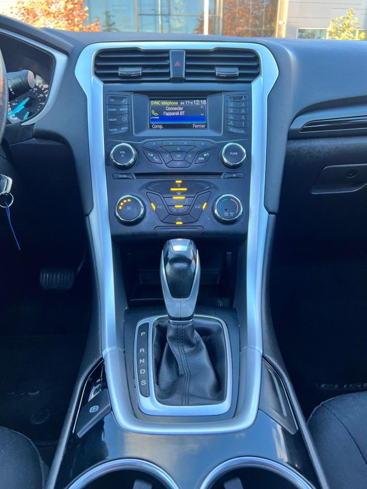 2013 Ford Fusion SE - Photo #24