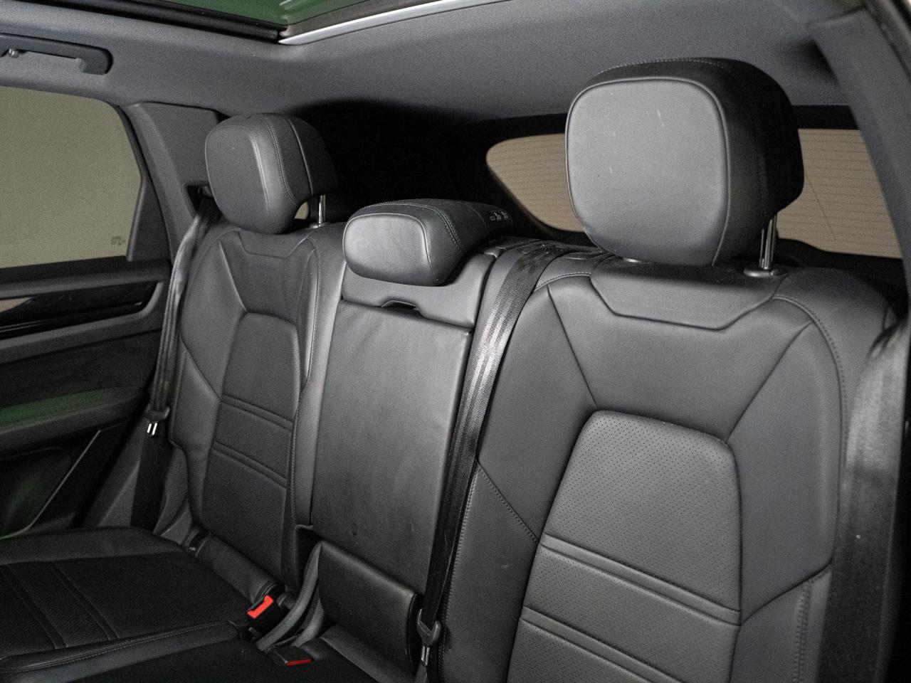 2020 Porsche Cayenne PREMIUM PLUS PKG | PANO | CARBON TRIM Photo