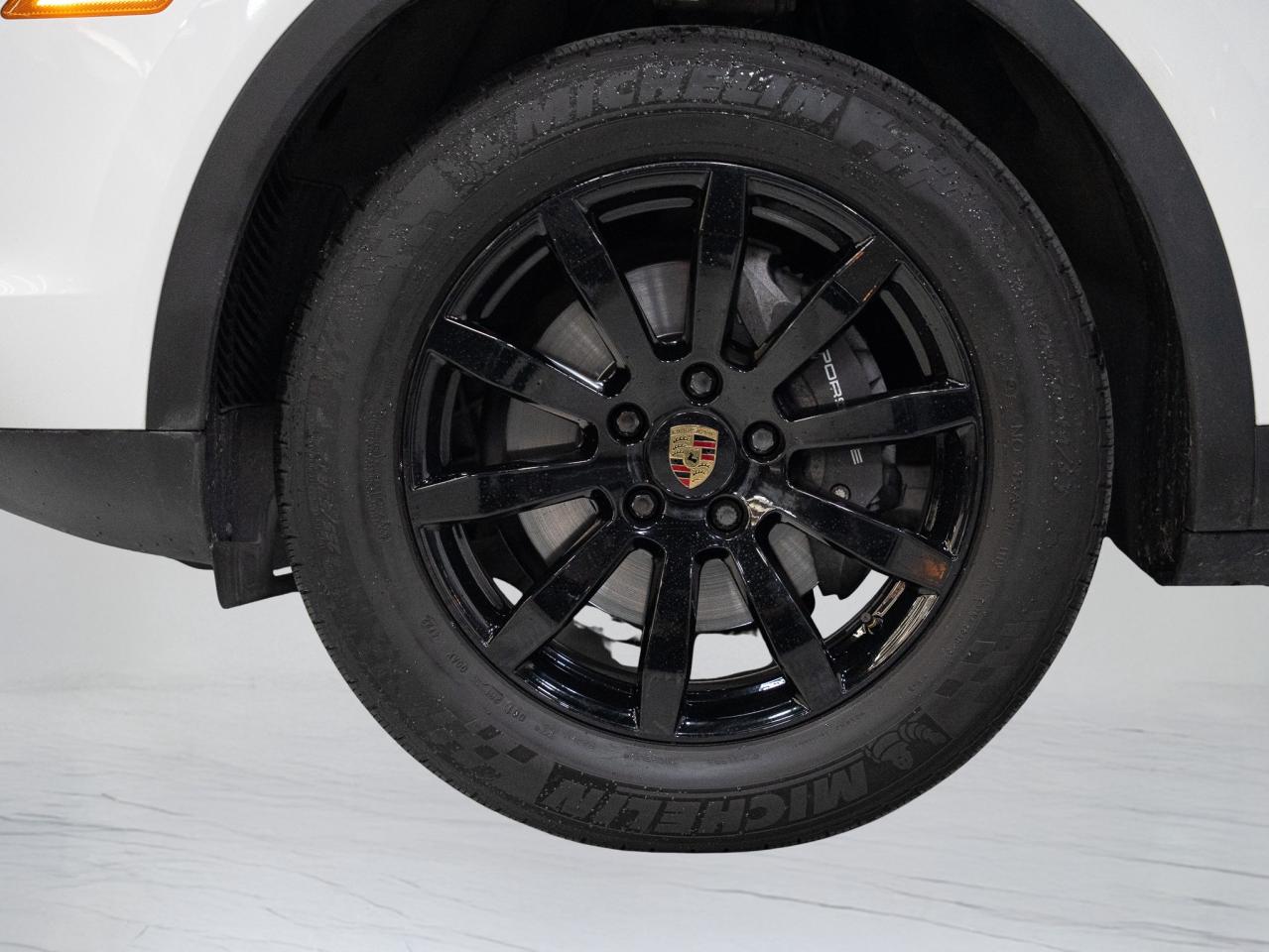 2020 Porsche Cayenne PREMIUM PLUS PKG | PANO | CARBON TRIM Photo