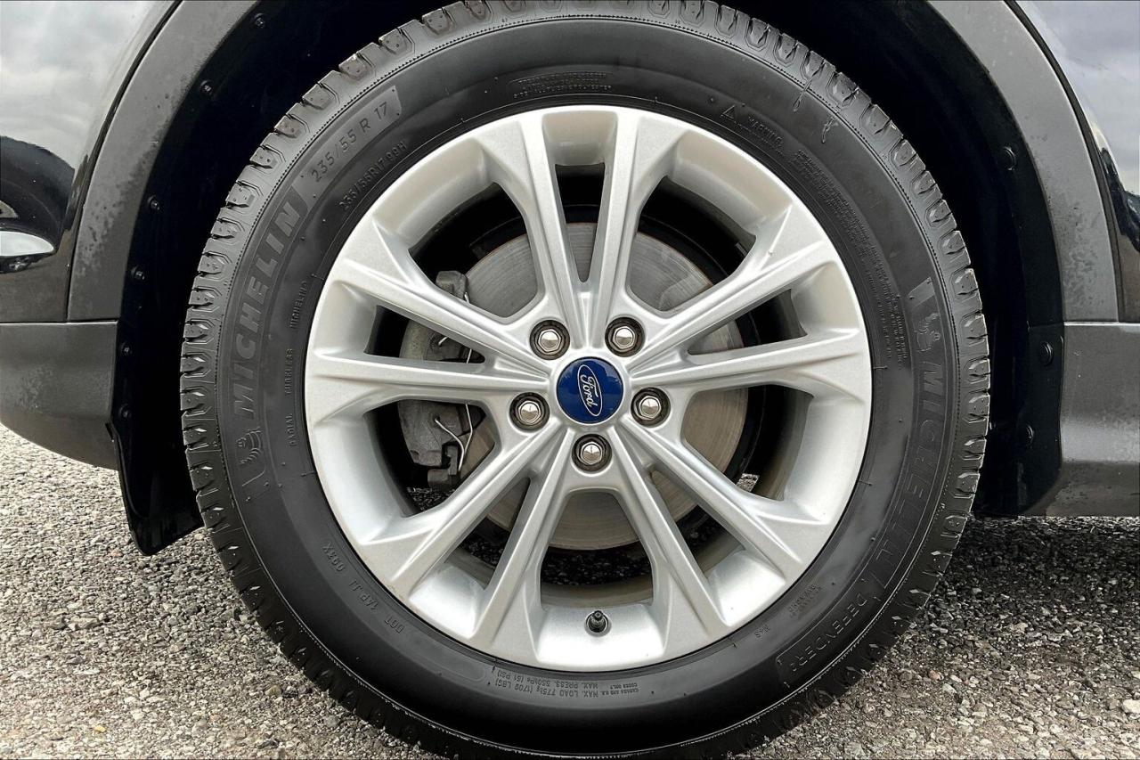 2019 Ford Escape SE | Heated Seats | Remote Start | NAV | FWD Photo