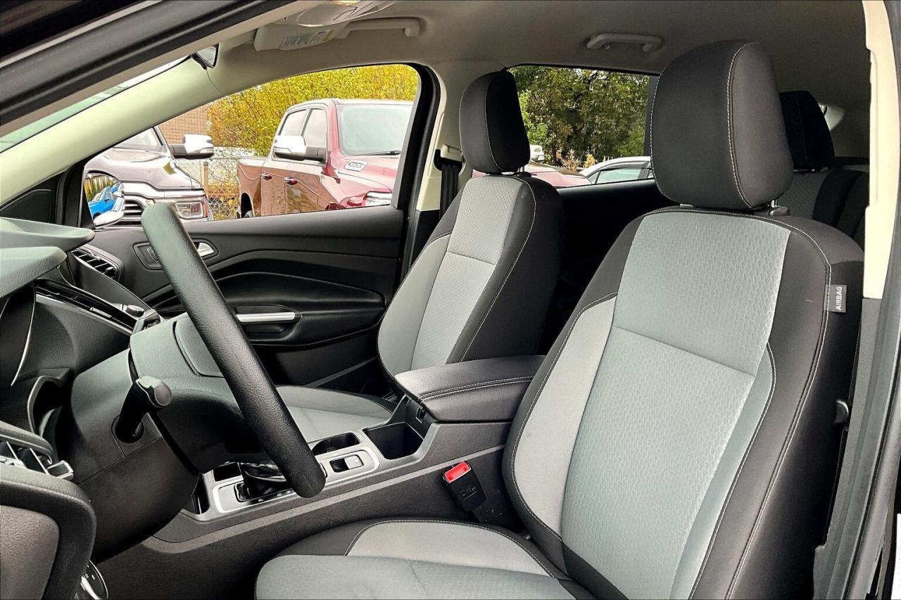 2019 Ford Escape SE | Heated Seats | Remote Start | NAV | FWD Photo