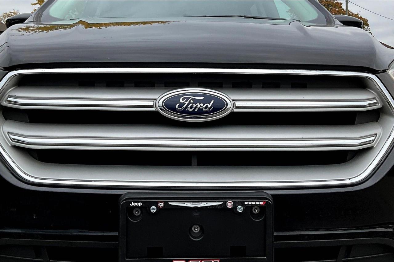 2019 Ford Escape SE | Heated Seats | Remote Start | NAV | FWD Photo