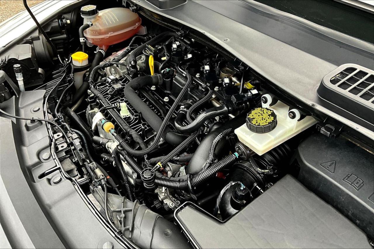 2019 Ford Escape SE | Heated Seats | Remote Start | NAV | FWD Photo