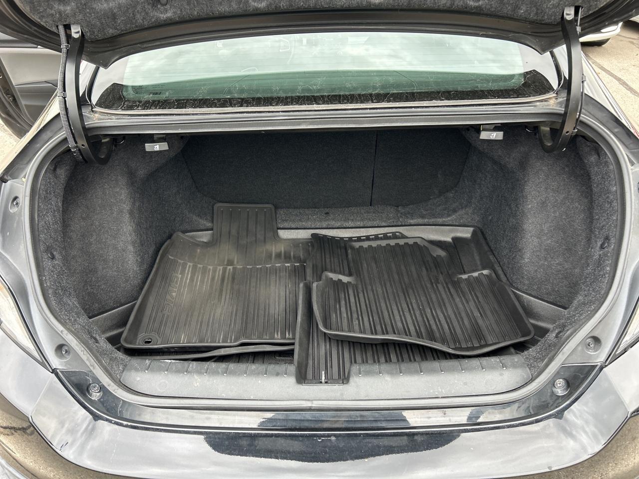 2018 Honda Civic COUPE LX, 6 SPEED MANUAL, CLEAN CARFAX, BACK UP CAM! - Photo #16