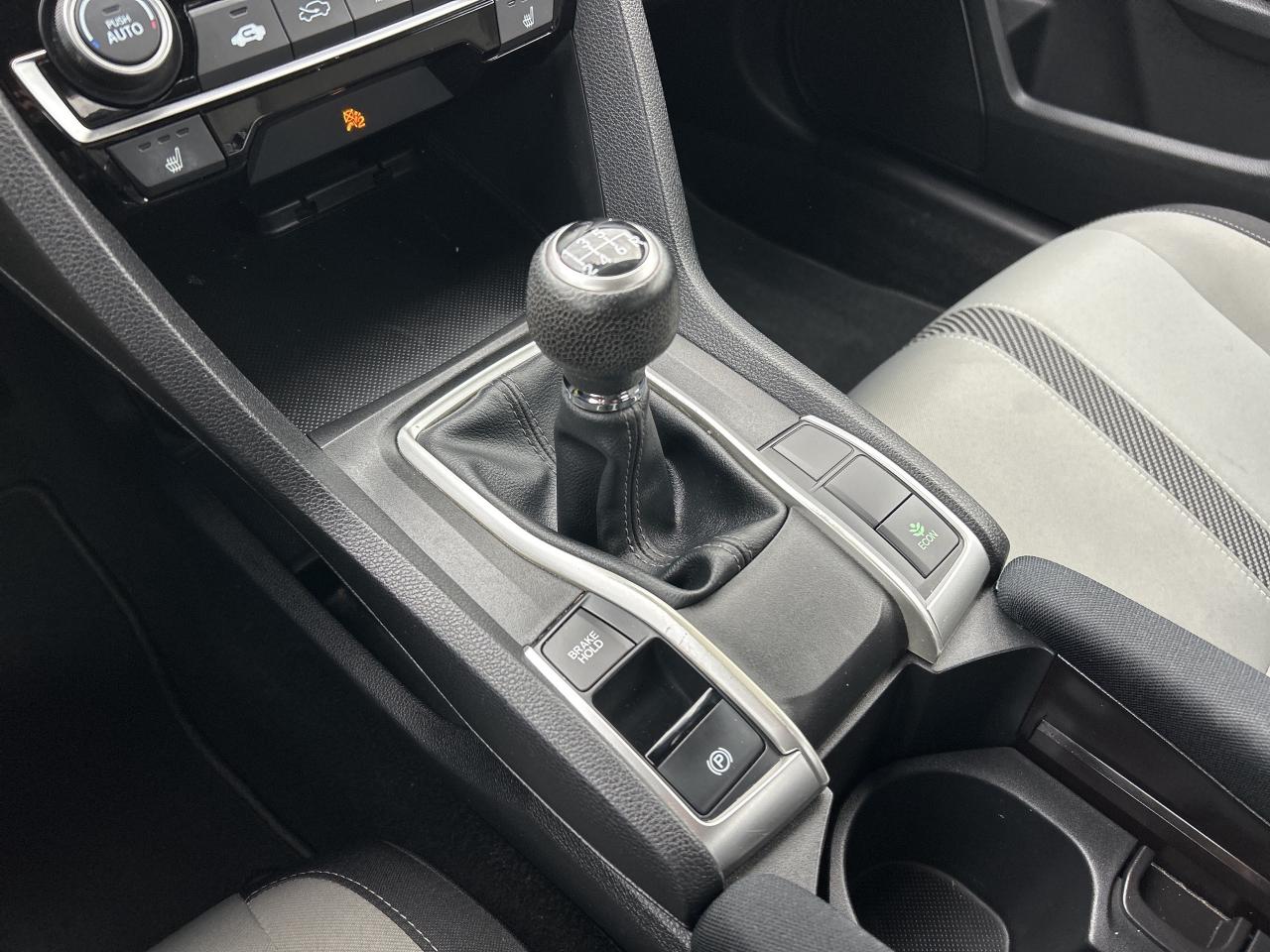 2018 Honda Civic COUPE LX, 6 SPEED MANUAL, CLEAN CARFAX, BACK UP CAM! - Photo #17