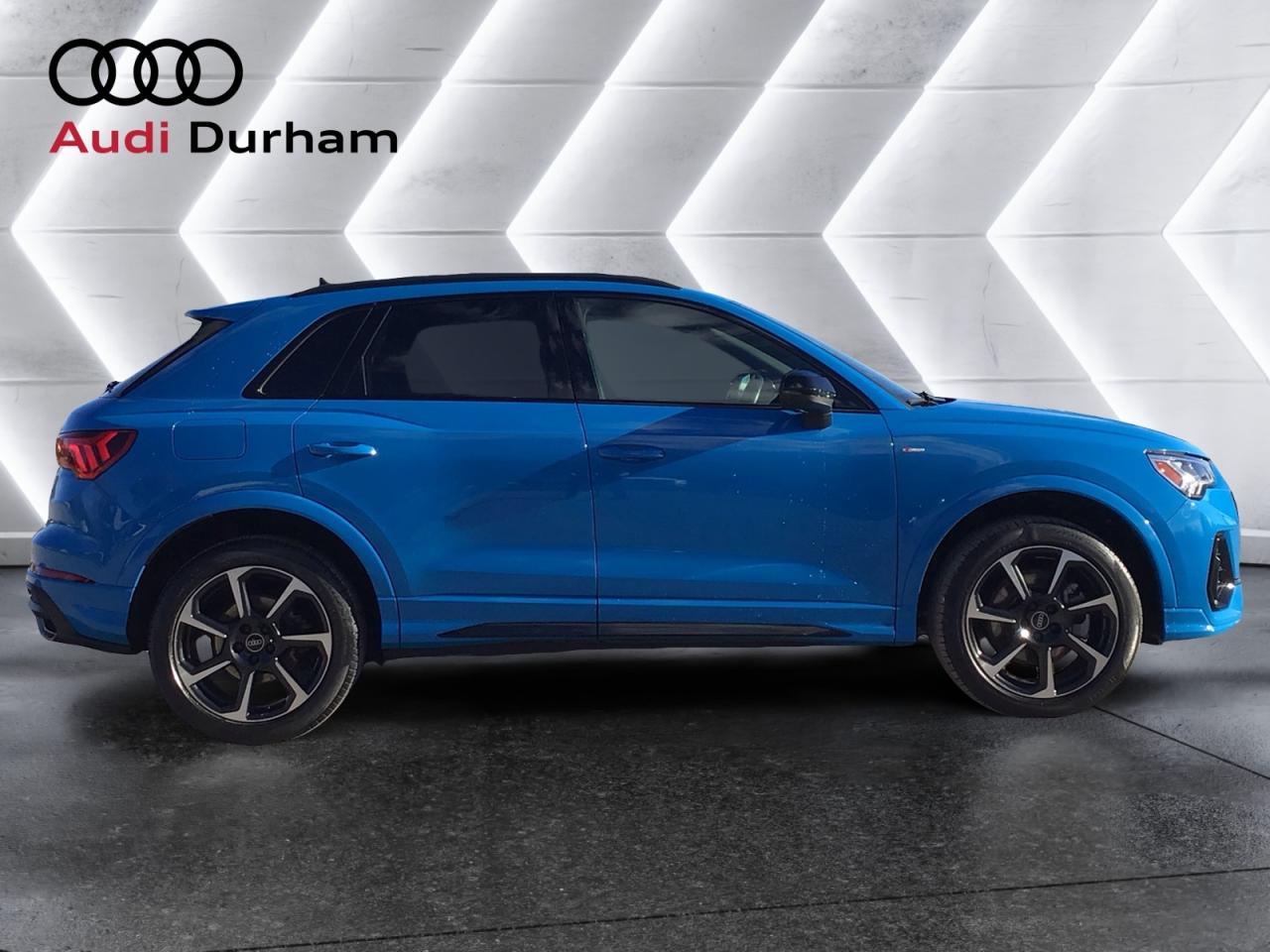 2022 Audi Q3 2.0T Progressiv + Blk Optics Pkg | CarPlay | CPO Photo2