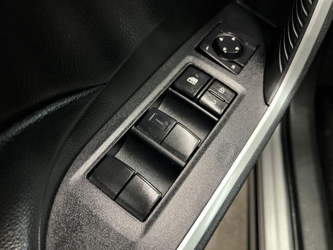 2023 Toyota RAV4 AWD | HEATED SEATS | CARPLAY | ADAPT. CRUISE | A/C Photo