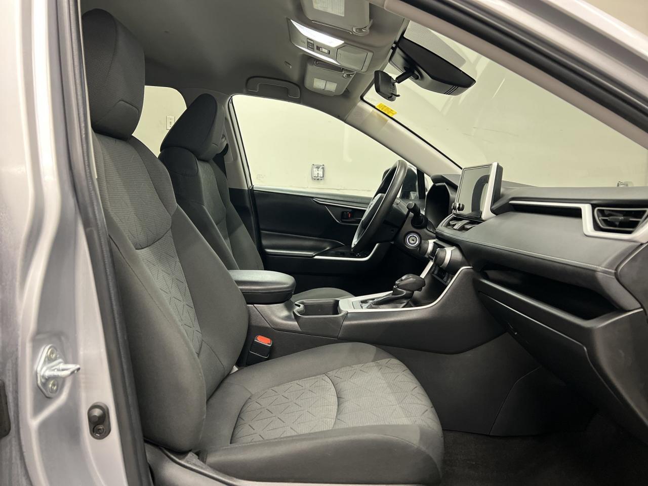 2023 Toyota RAV4 AWD | HEATED SEATS | CARPLAY | ADAPT. CRUISE | A/C Photo