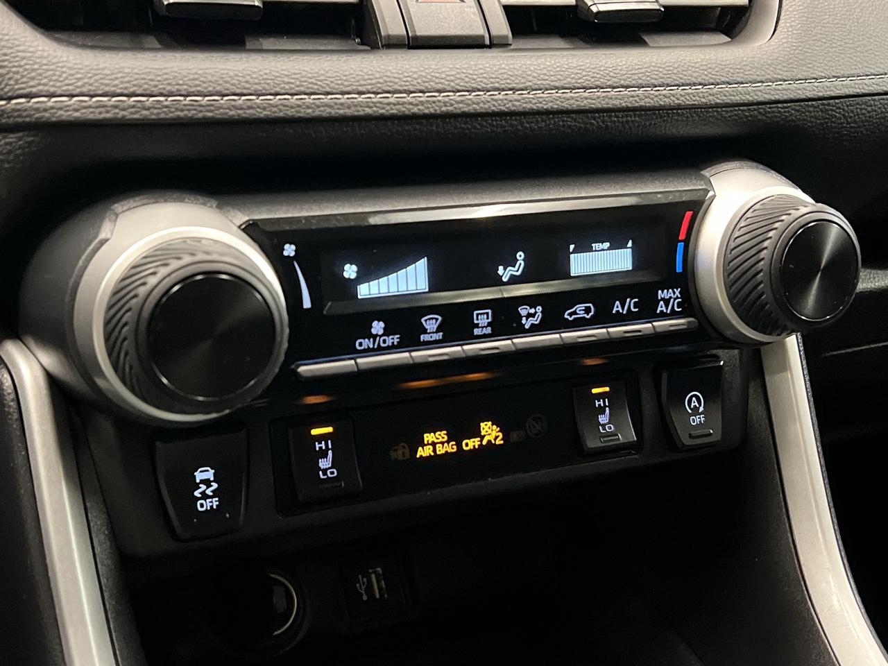 2023 Toyota RAV4 AWD | HEATED SEATS | CARPLAY | ADAPT. CRUISE | A/C Photo