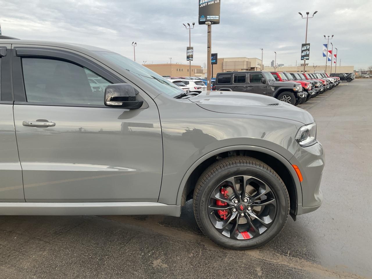 2023 Dodge Durango BLACKTOP / ADVANCED SAFETY SYSTEMS / NAV / LEATHER Photo3